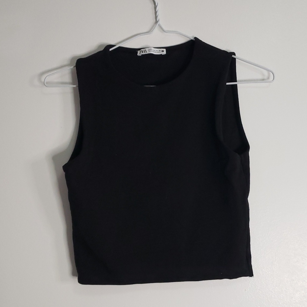 Zara women's black sleeveless tee "90s fit"ptp 13"